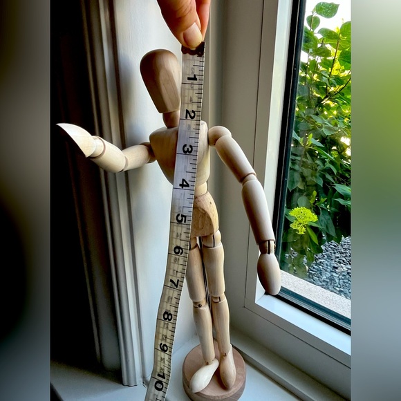 Price drop ⬇️⬇️⬇️⬇️⬇️Wood Mannequin - Picture 3 of 4